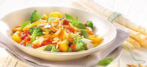 Vegane Maccaroni mit Spargel-Bolognese