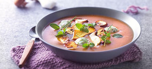 Vegane Pilzcremesuppe mit Kräuterklößchen
