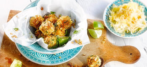 Vegane Tofu-Kichererbsen-Bällchen mit Mango-Kohlrabisalat