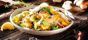 Vollkornpappardelle mit Steinpilzen und gebratenem Wirsing