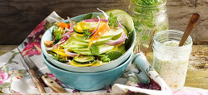 Zucchinisalat mit grünem Apfel und Karotten